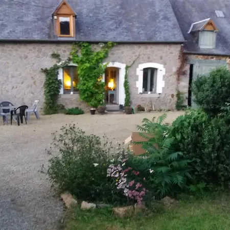 Charming Secluded French Country Cottage بيت للعطل Villechien